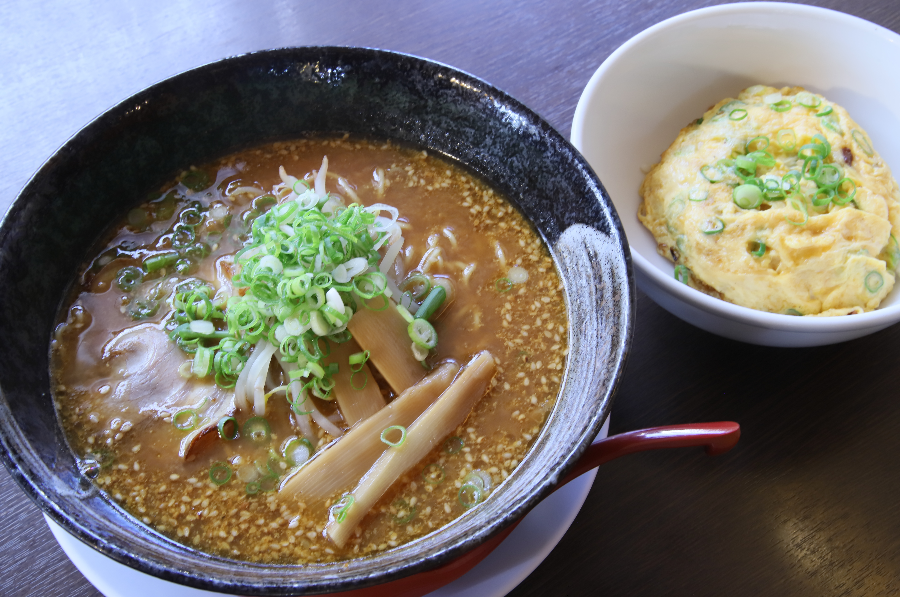 味噌ラーメン・焼き玉丼セット