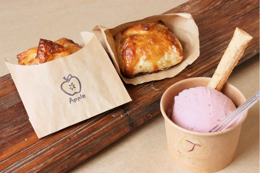 お好きなパイやジェラート組み合わせ