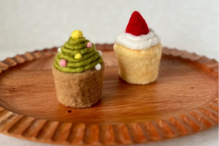 羊毛フェルトで作るカップケーキ